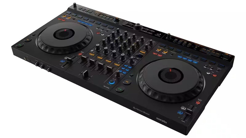 Contrôleur DJ Pioneer DJ DDJ-GRV6 professionnel avec pads de performance, jog wheels haute précision et interface de mixage avancée pour prestations événementielles premium