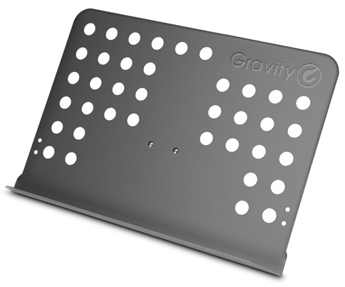 Plateau pupitre en acier Gravity NS MS 01 fixé sur pied de micro, pour partitions de musiciens en live ou notes d'orateurs en conférence.